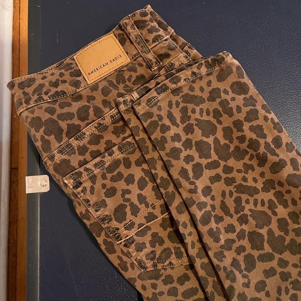 American Eagle Cheetah Print Super Hi-Rise Jegging